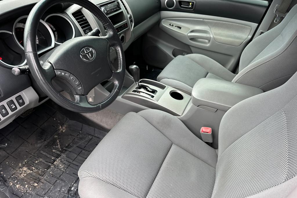 Thumbnail: 2011 Toyota Tacoma - 9