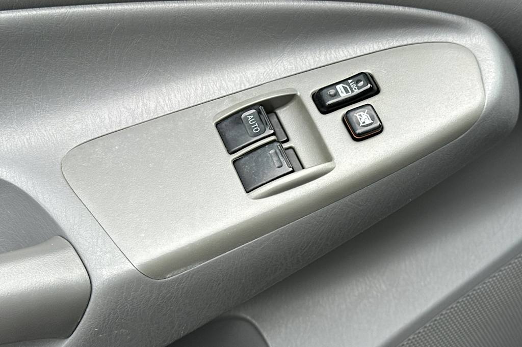 Thumbnail: 2011 Toyota Tacoma - 22