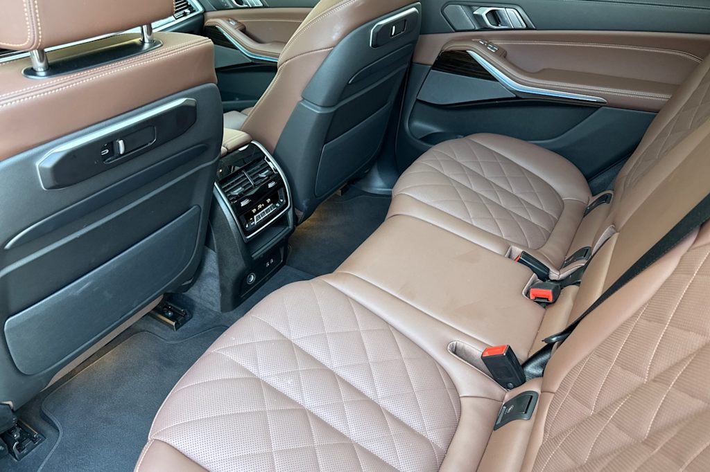Thumbnail: 2026 BMW X7 - 11