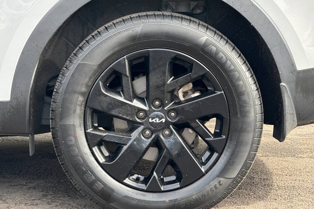 Thumbnail: 2022 Kia Sorento - 8