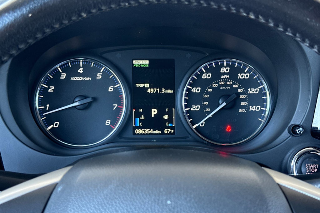 Thumbnail: 2015 Mitsubishi Outlander - 15