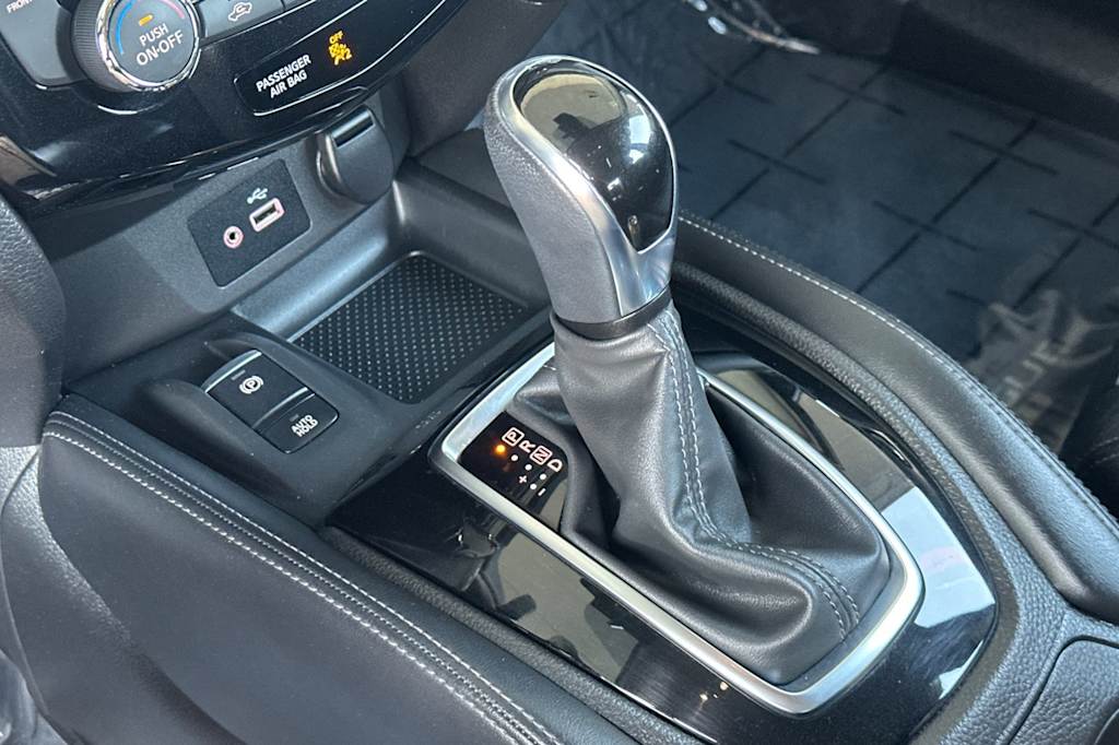 Thumbnail: 2020 Nissan Rogue Sport - 14