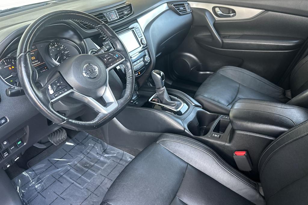 Thumbnail: 2020 Nissan Rogue Sport - 9