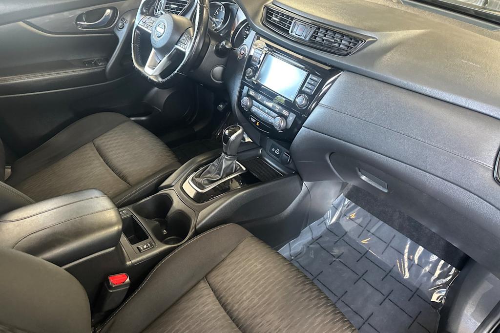 Thumbnail: 2020 Nissan Rogue - 12
