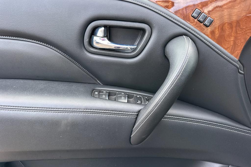 Thumbnail: 2019 INFINITI QX80 - 21