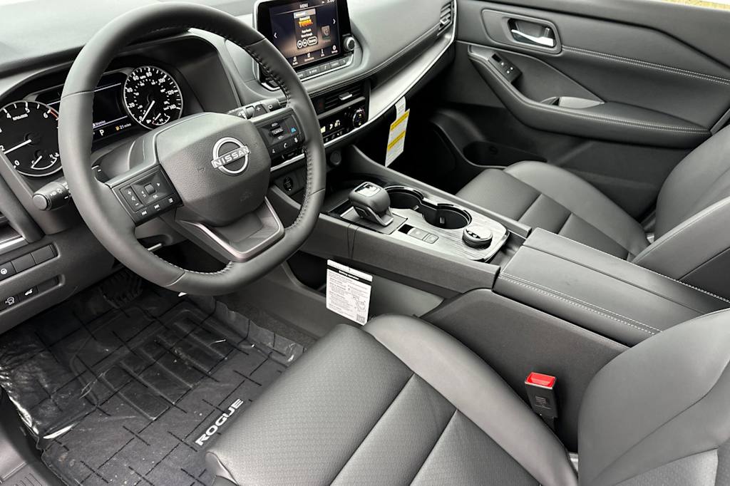 2025 Nissan Rogue SV 9