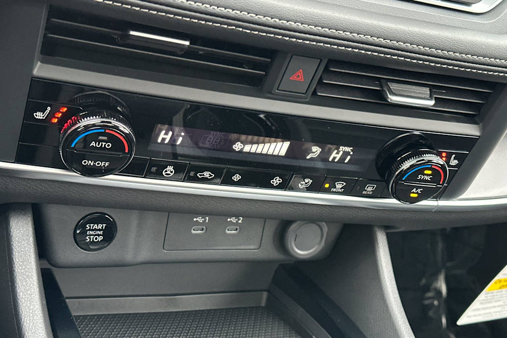 2025 Nissan Rogue SV 24