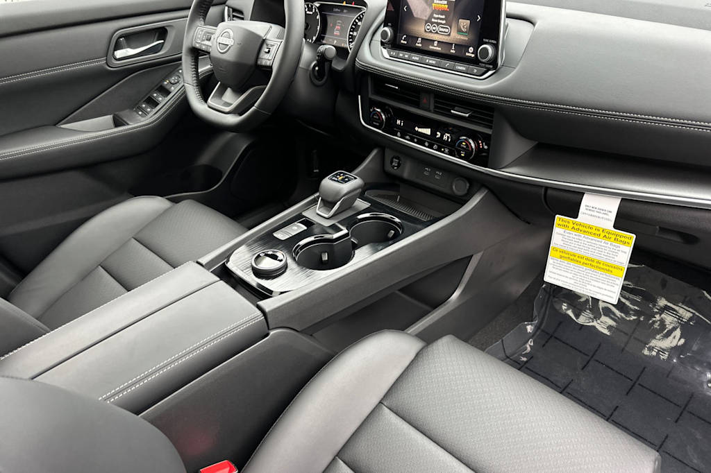 2025 Nissan Rogue SV 12