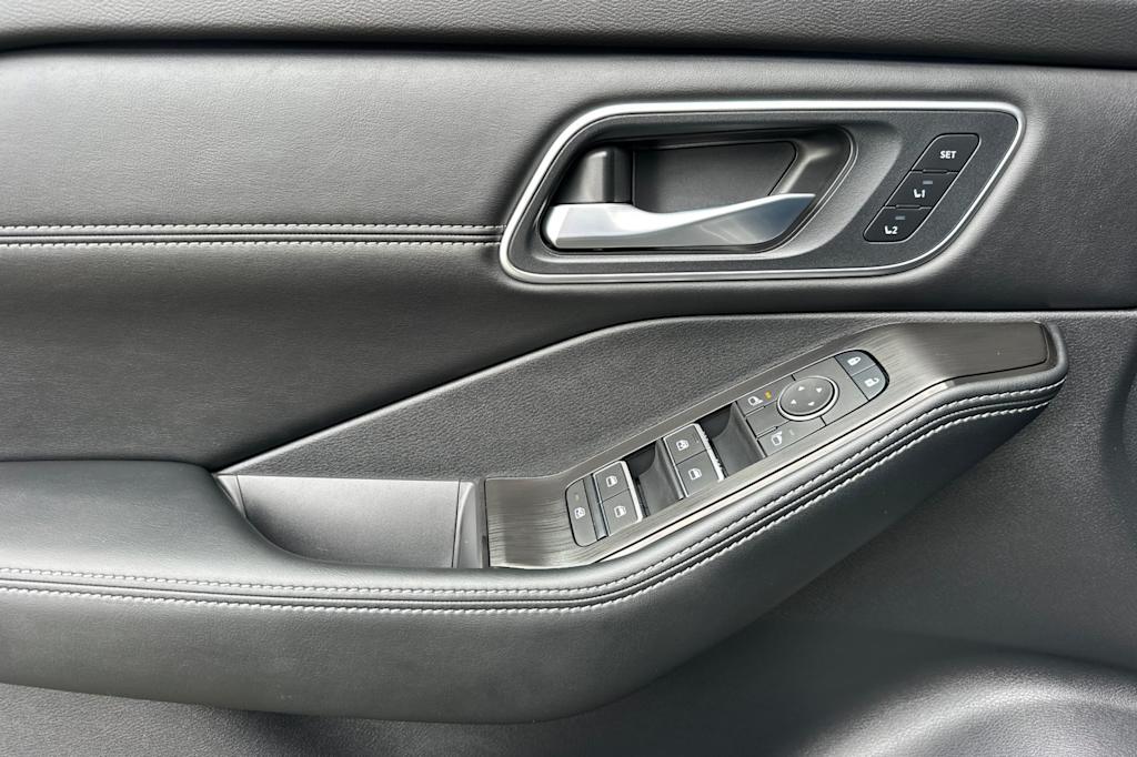 Thumbnail: 2026 Nissan Rogue - 21