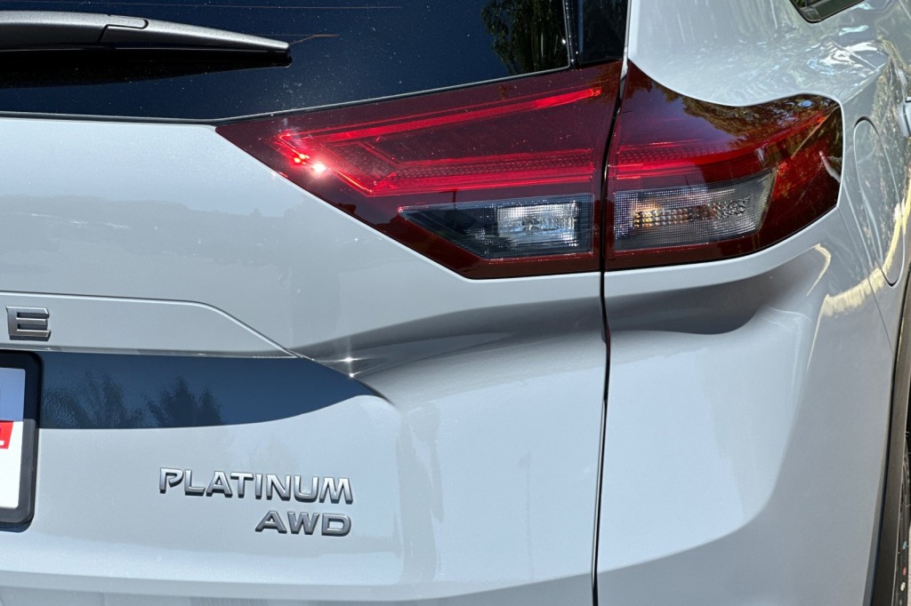 2024 Nissan Rogue Platinum 27