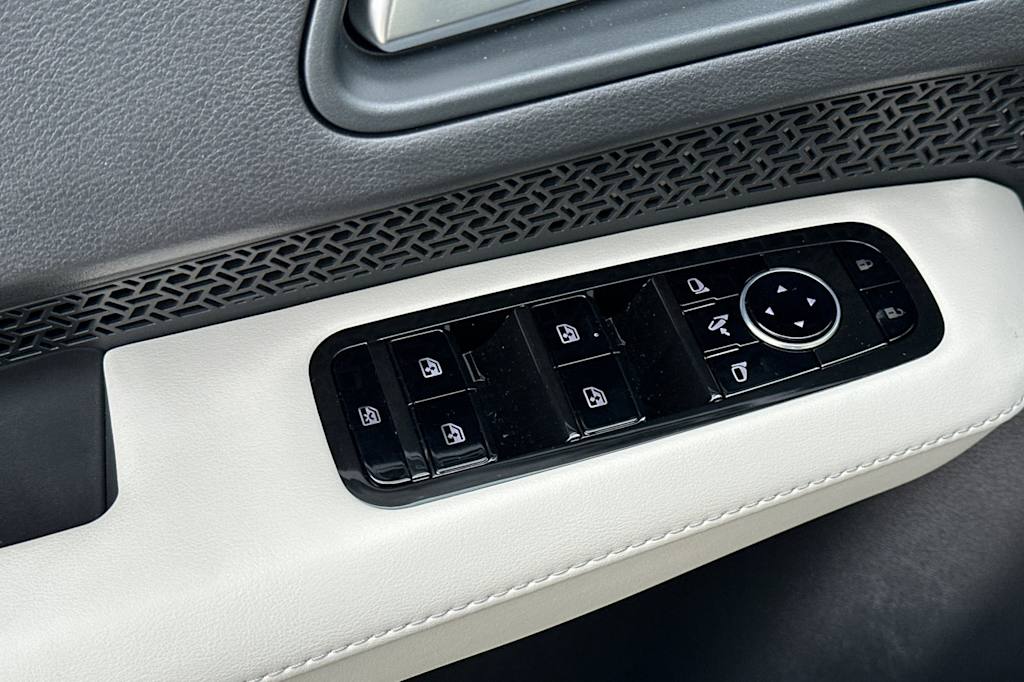 Thumbnail: 2025 Nissan Ariya - 21