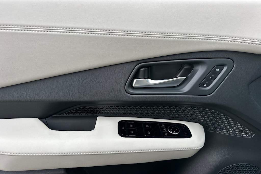 Thumbnail: 2025 Nissan Ariya - 20