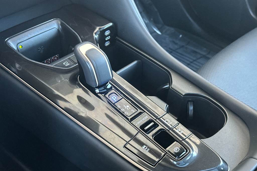 Thumbnail: 2025 Toyota Crown Signia - 14