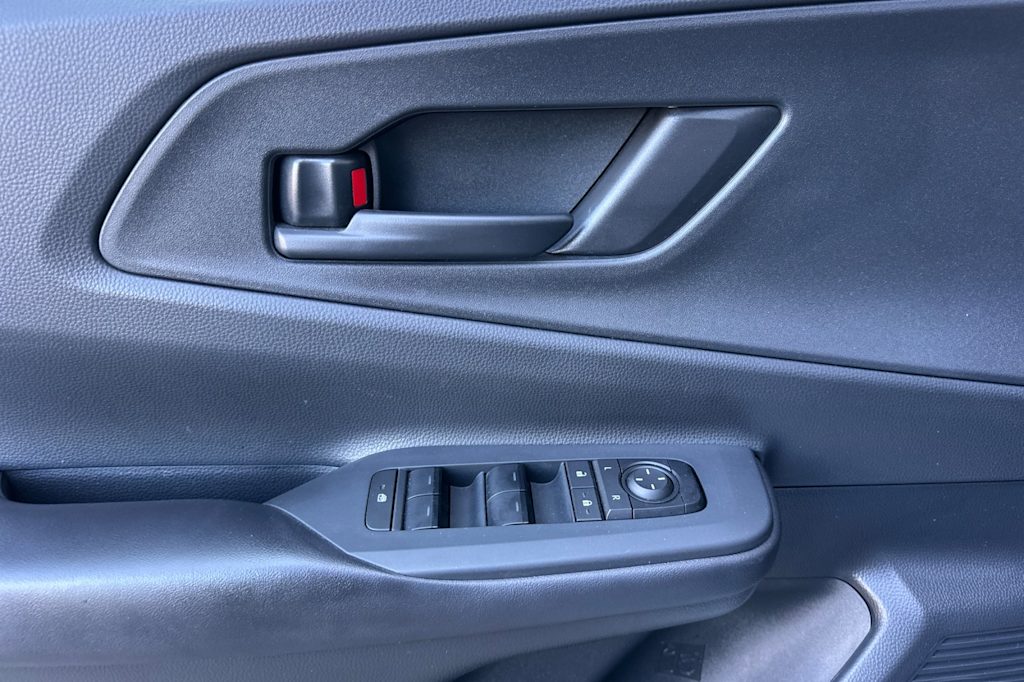 Thumbnail: 2024 Toyota Prius Prime - 21