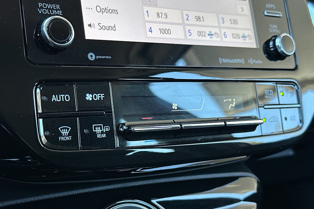 Thumbnail: 2021 Toyota Prius Prime - 24