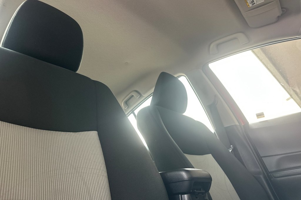 Thumbnail: 2016 Toyota Prius c - 10