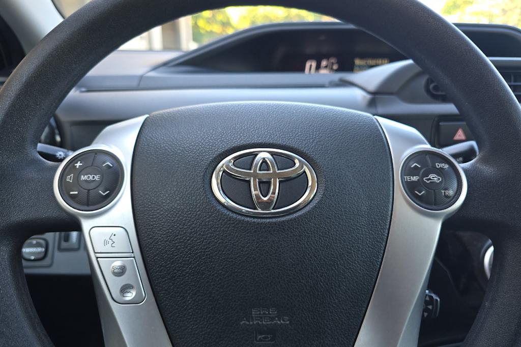 Thumbnail: 2016 Toyota Prius c - 24