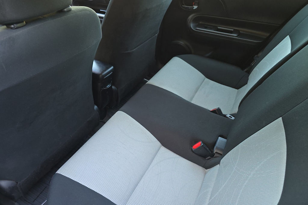 Thumbnail: 2016 Toyota Prius c - 11