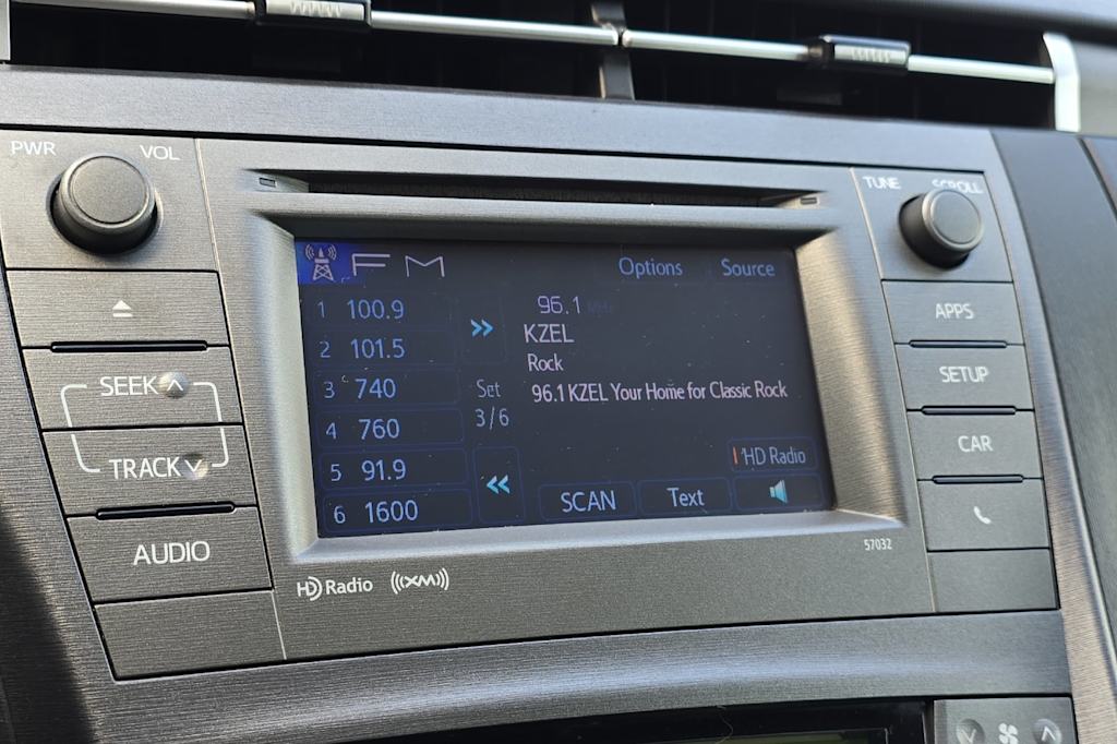 Thumbnail: 2014 Toyota Prius - 14