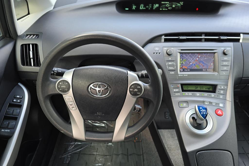 Thumbnail: 2014 Toyota Prius - 9