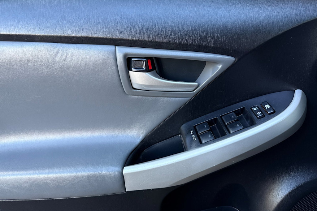 Thumbnail: 2015 Toyota Prius - 20