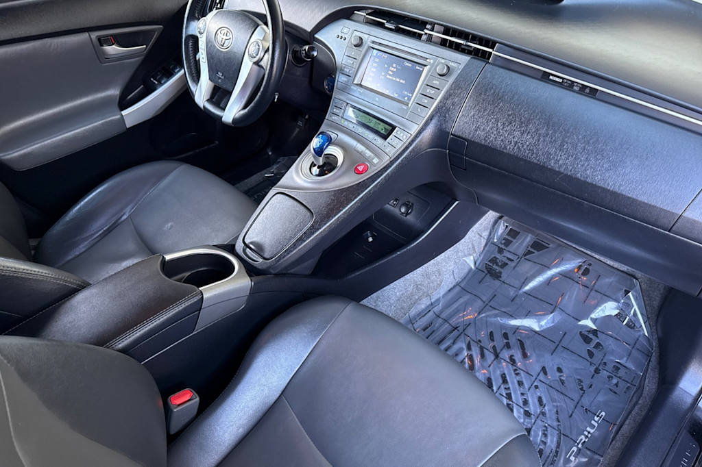 Thumbnail: 2015 Toyota Prius - 12