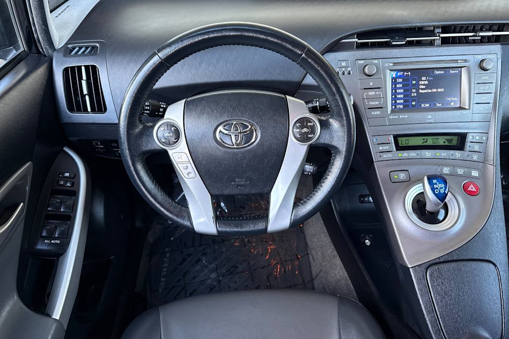 Thumbnail: 2015 Toyota Prius - 9