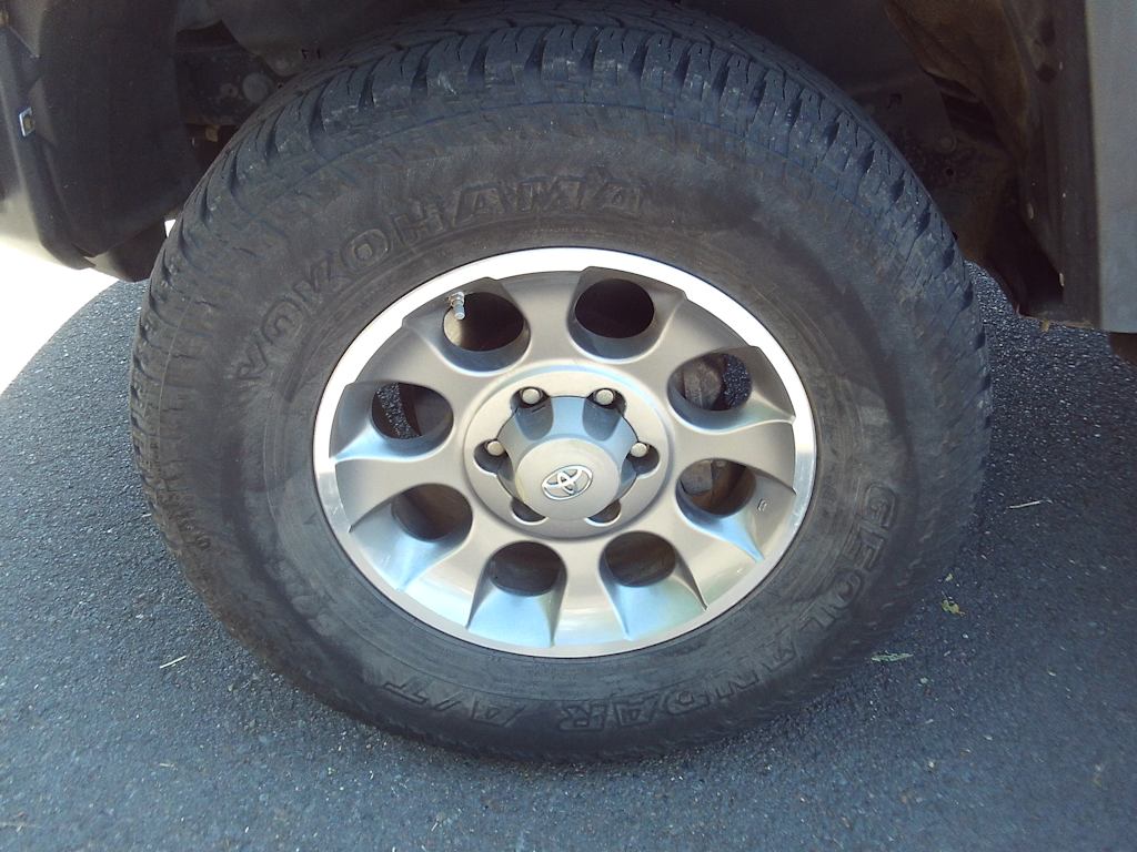 Thumbnail: 2011 Toyota FJ Cruiser - 6