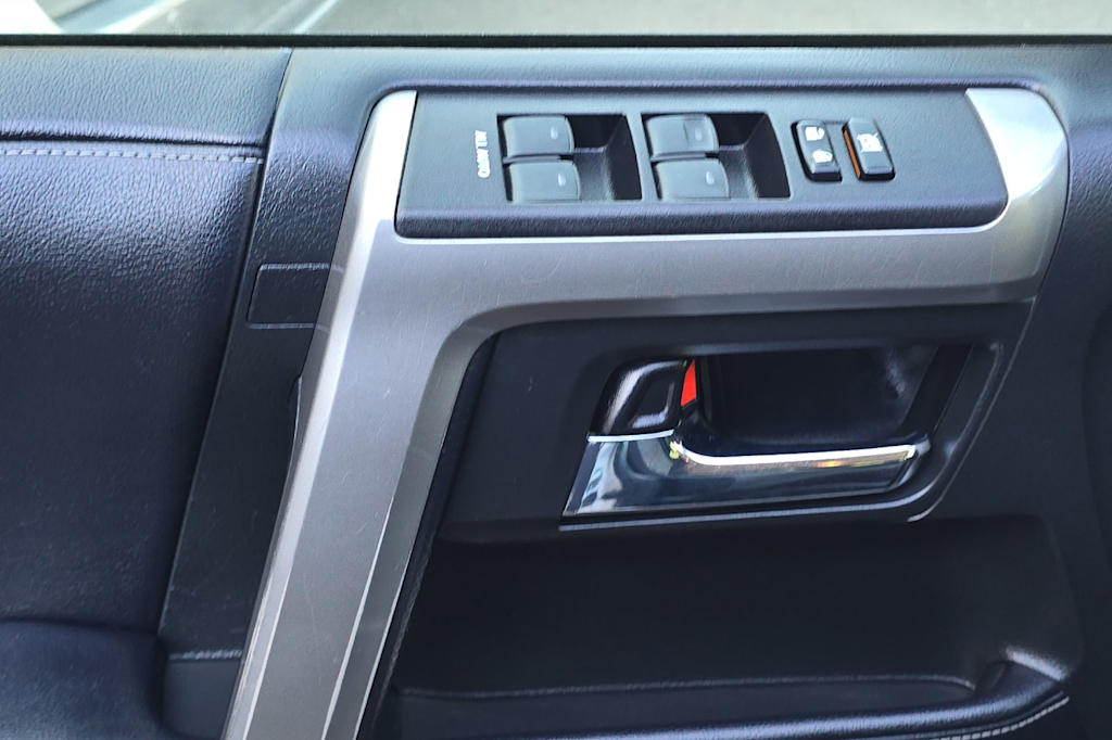 Thumbnail: 2019 Toyota 4Runner - 22
