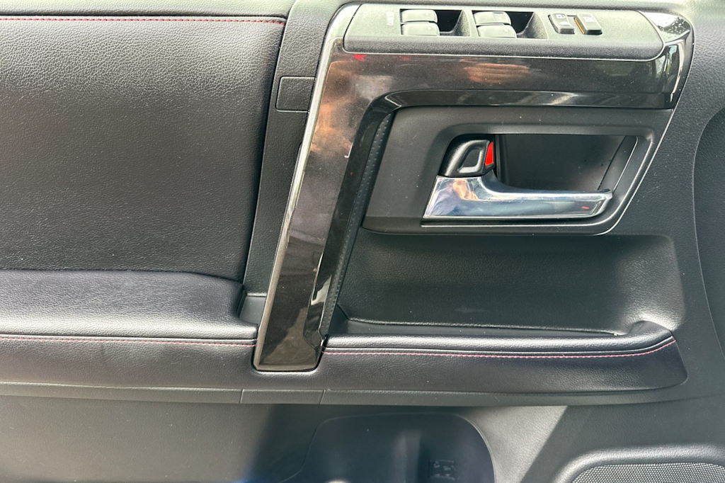 Thumbnail: 2016 Toyota 4Runner - 22