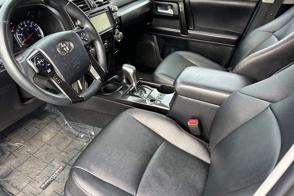 Thumbnail: 2016 Toyota 4Runner - 10