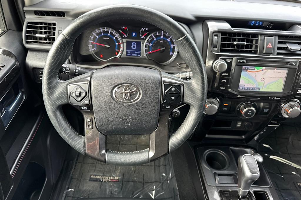 Thumbnail: 2016 Toyota 4Runner - 9