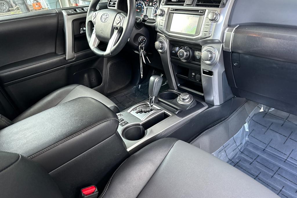 Thumbnail: 2019 Toyota 4Runner - 12