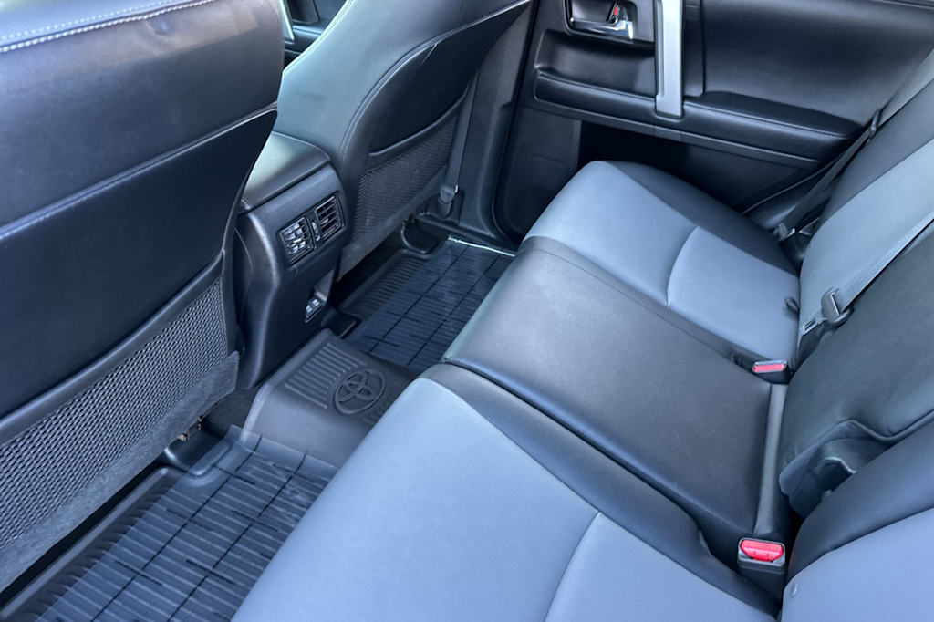 2020 Toyota 4Runner SR5 10