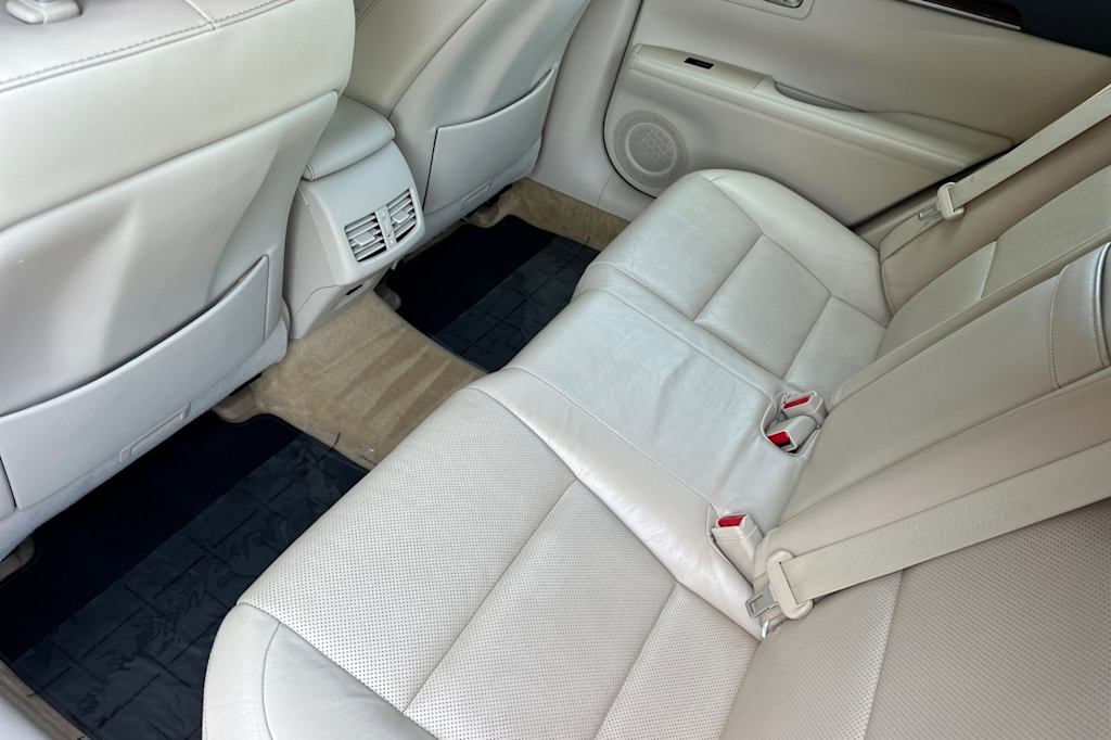Thumbnail: 2013 Lexus ES - 9