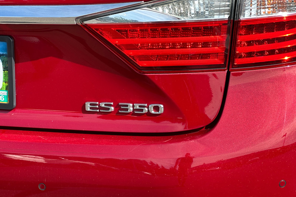 Thumbnail: 2013 Lexus ES - 28