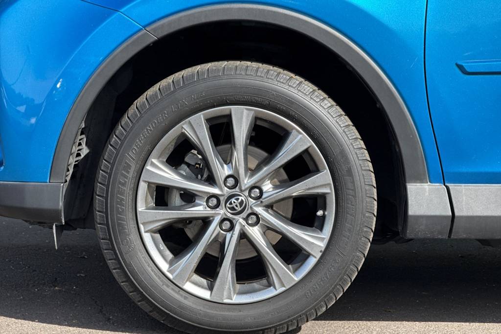 Thumbnail: 2016 Toyota RAV4 - 8