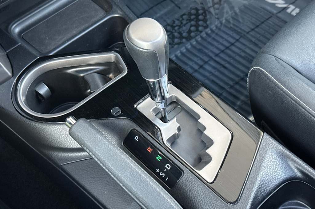 Thumbnail: 2016 Toyota RAV4 - 14