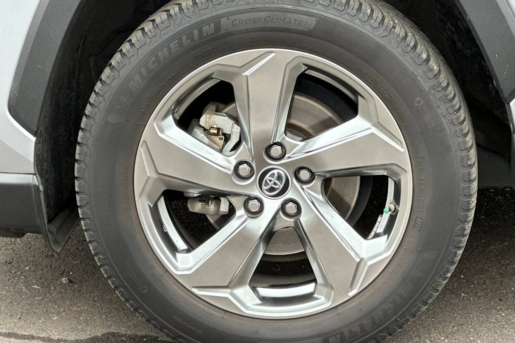Thumbnail: 2019 Toyota RAV4 - 8