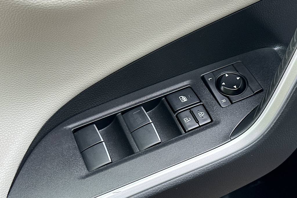 Thumbnail: 2019 Toyota RAV4 - 22
