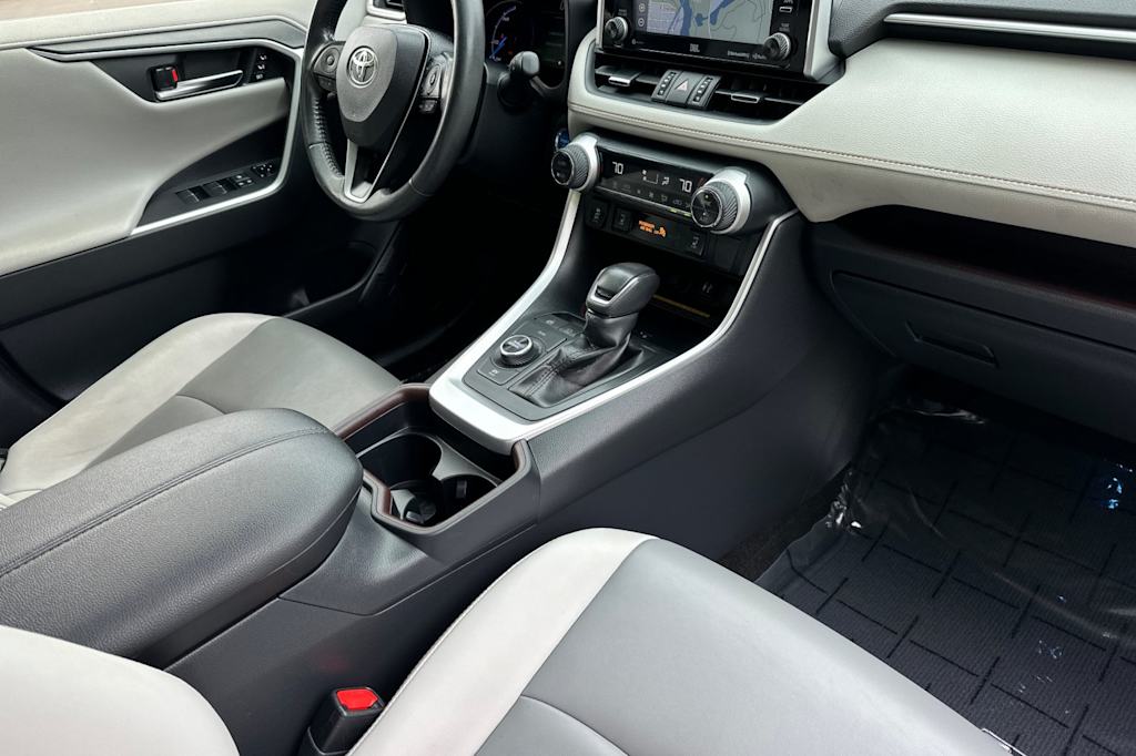 Thumbnail: 2019 Toyota RAV4 - 12