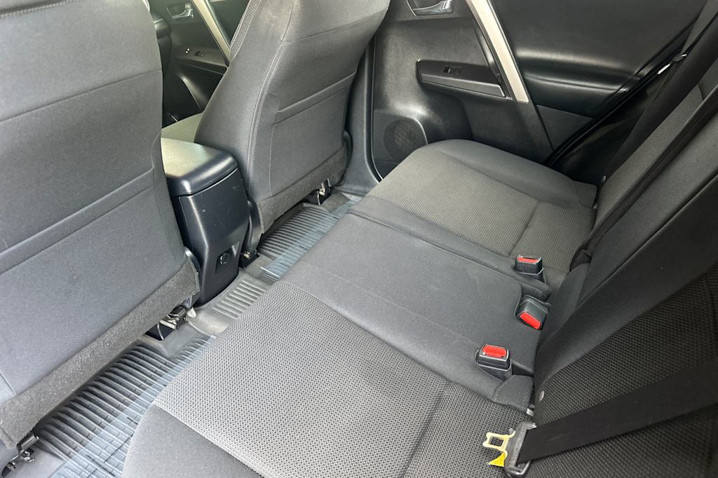 Thumbnail: 2018 Toyota RAV4 - 11