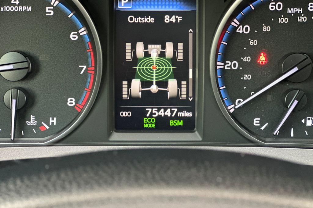 Thumbnail: 2018 Toyota RAV4 - 28