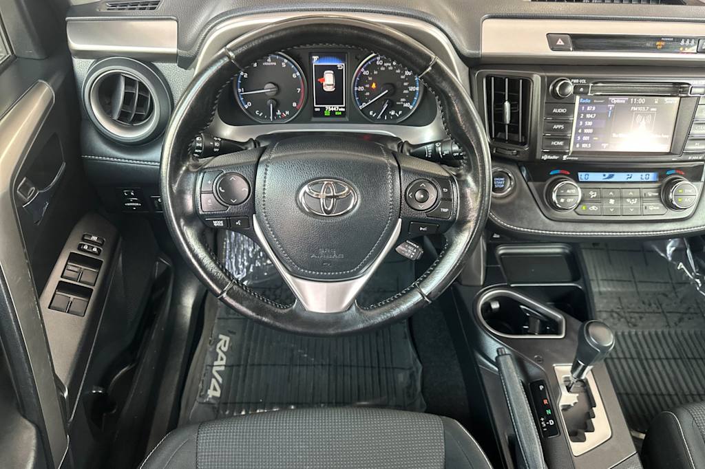 Thumbnail: 2018 Toyota RAV4 - 9