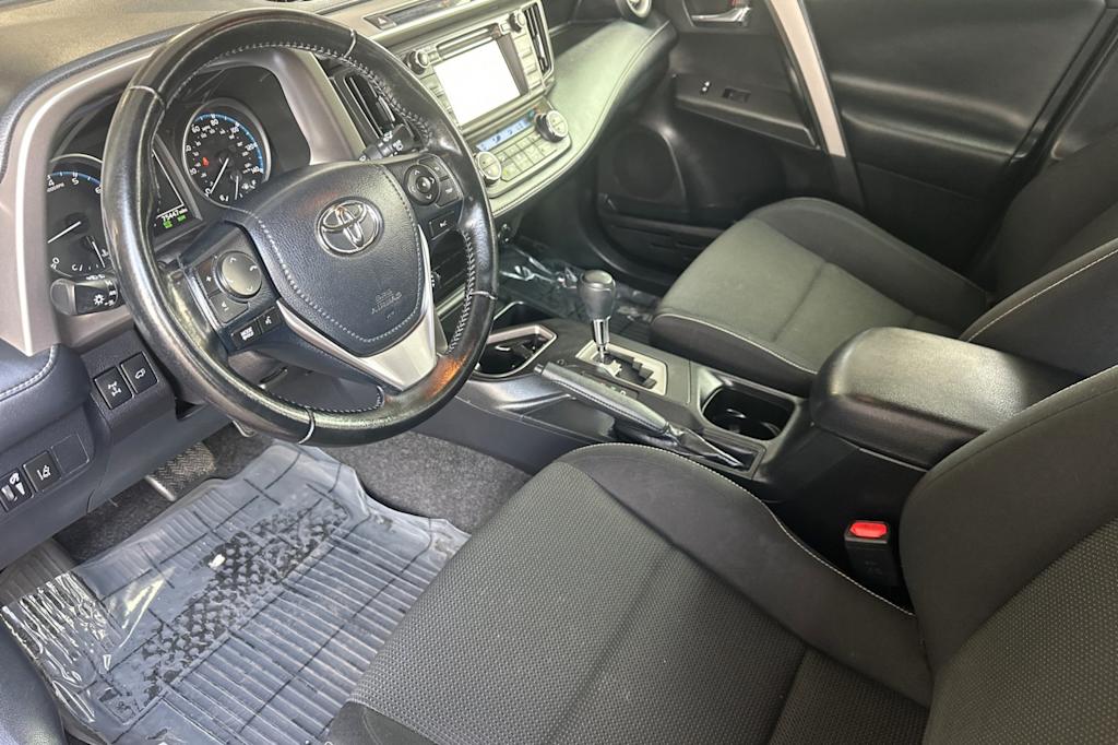 Thumbnail: 2018 Toyota RAV4 - 10
