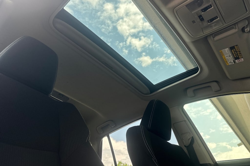 Thumbnail: 2018 Toyota RAV4 - 23