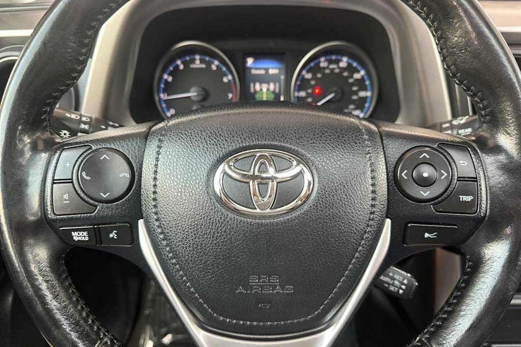 Thumbnail: 2018 Toyota RAV4 - 27