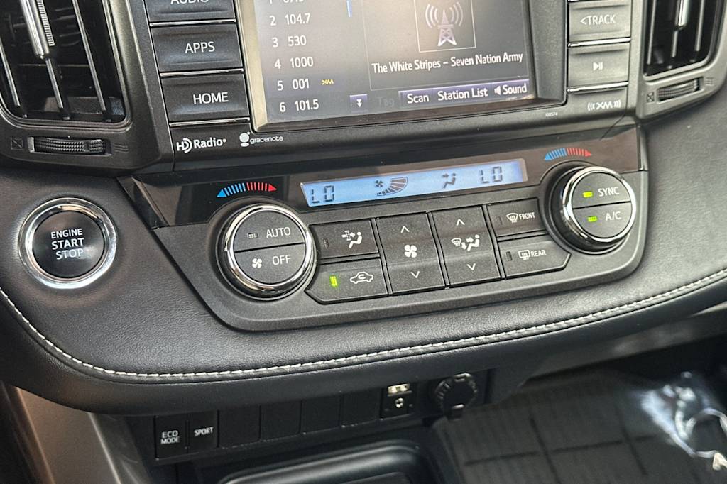 Thumbnail: 2018 Toyota RAV4 - 25