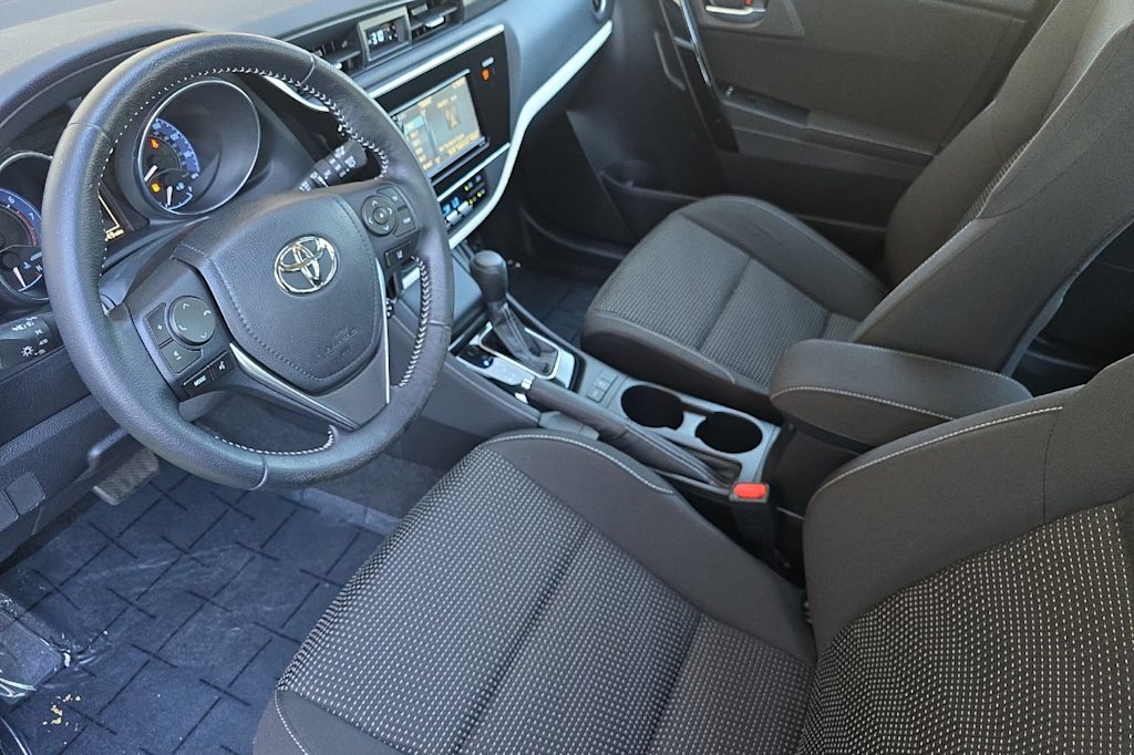 Thumbnail: 2018 Toyota Corolla iM - 9