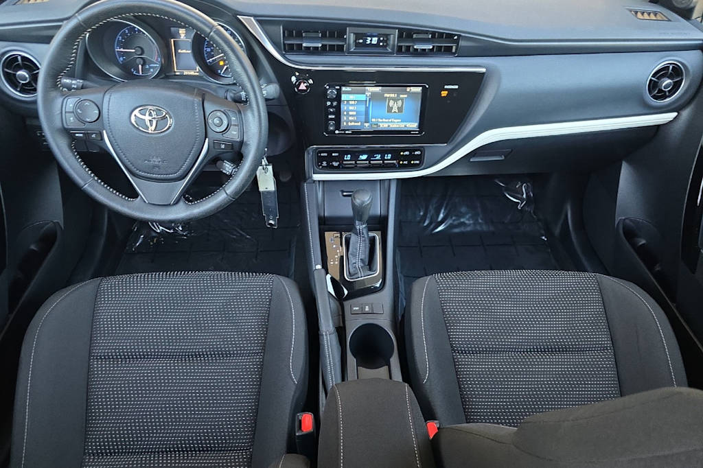 Thumbnail: 2018 Toyota Corolla iM - 2